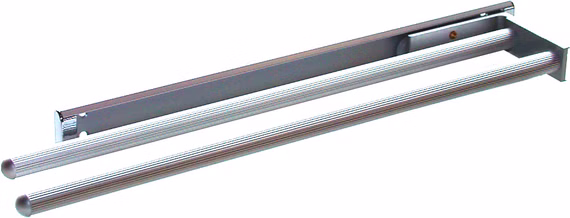 Zweiarmiger Handtuchauszug in Silber, Modell 170219.S von QUELLMALZ. Zweiarmiger Handtuchauszug in Silber, Modell 170219.S von QUELLMALZ.