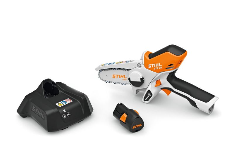 STIHL GTA 26, Akku-Gehölzschneider SET STIHL Gehölzschneider GTA 26 im Set mit einem AS Akku, Ladestation, Kettenschutz und Kettenöl