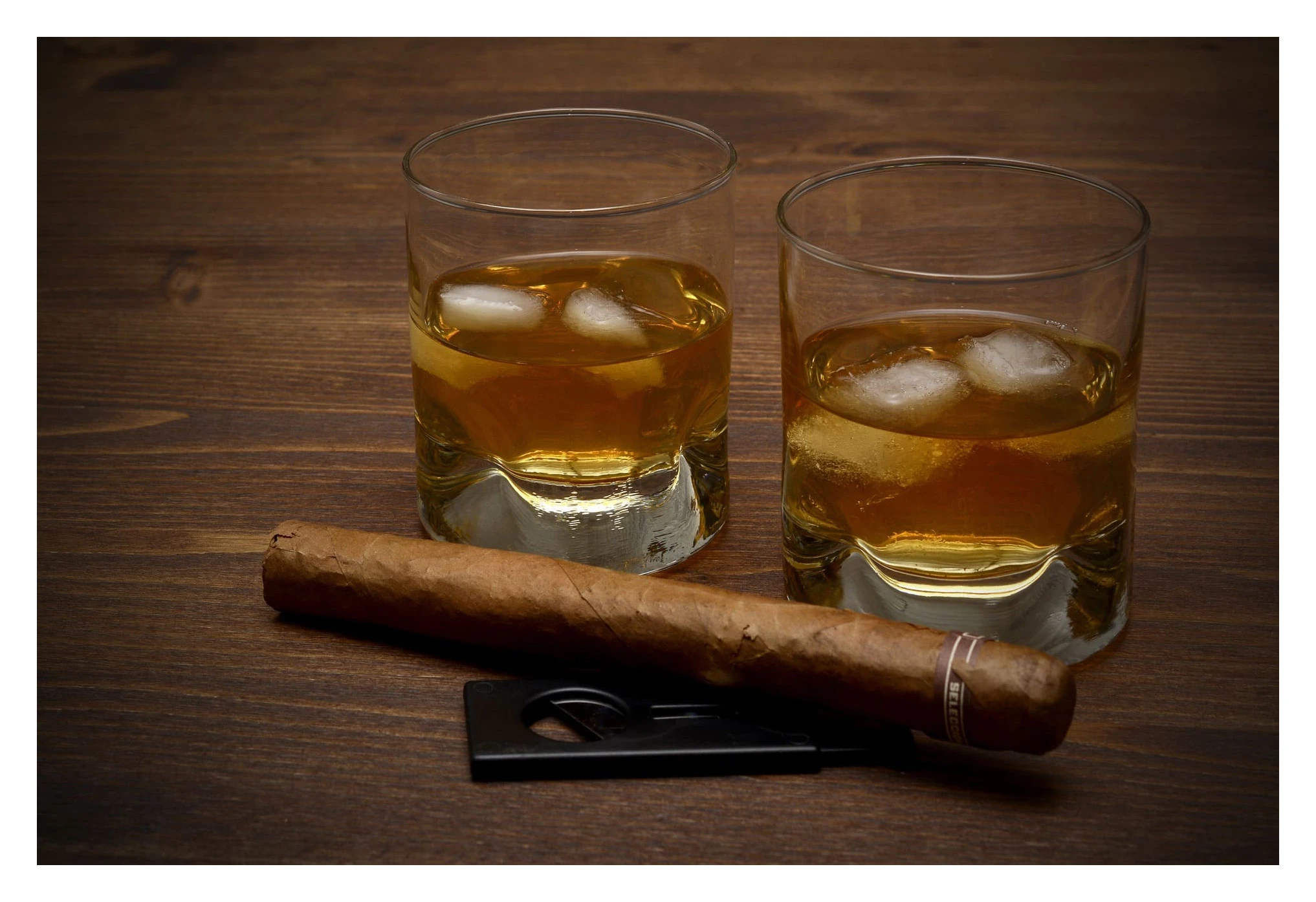 Whisky-und-eine-Zigarre