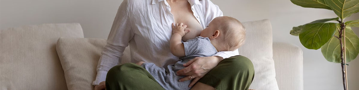 Warum ein Baby beim Stillen weint und wie man es verhindern kann: Top-Tipps für neue Mütter