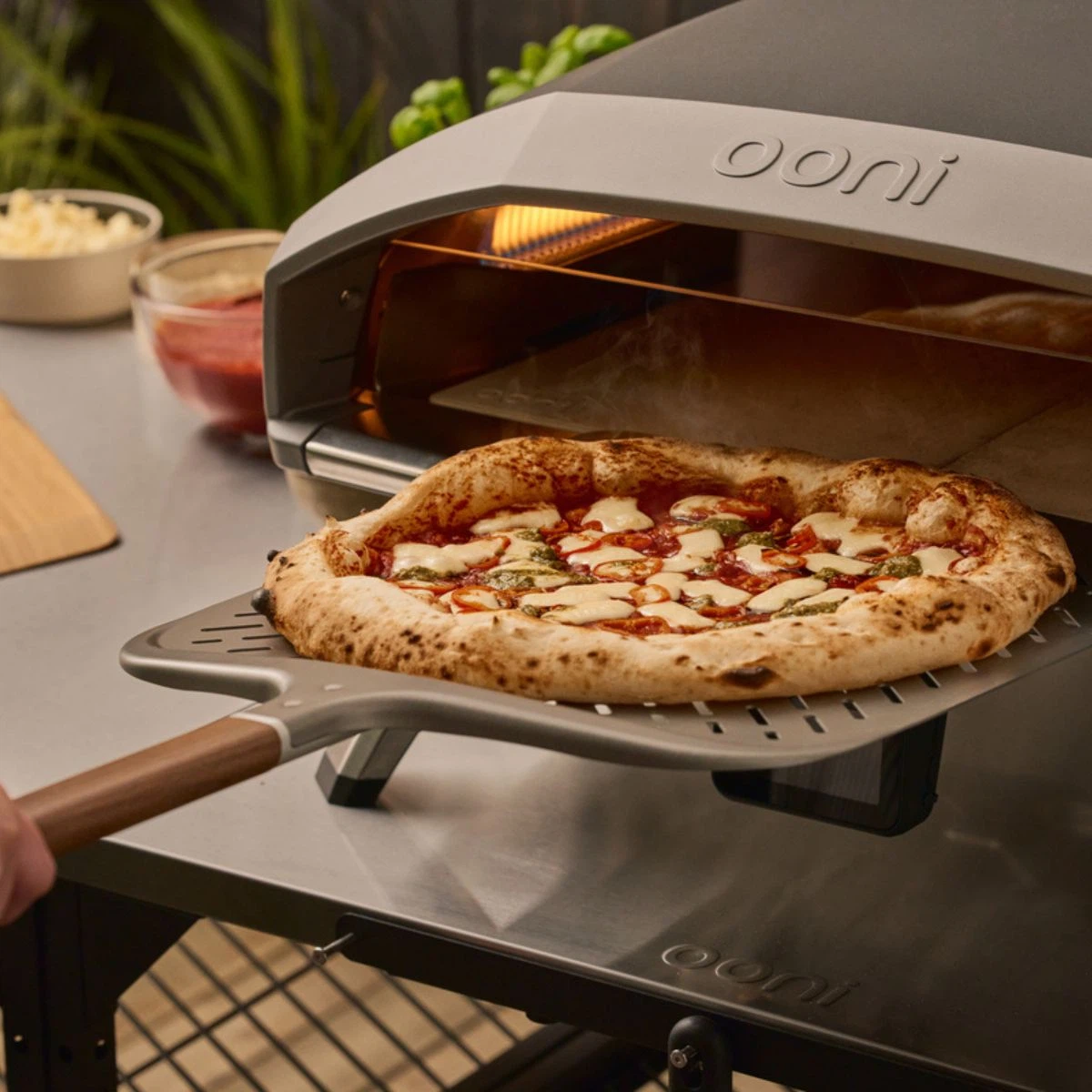 Ooni Signature Pizzaschieber perforiert-12 Zoll