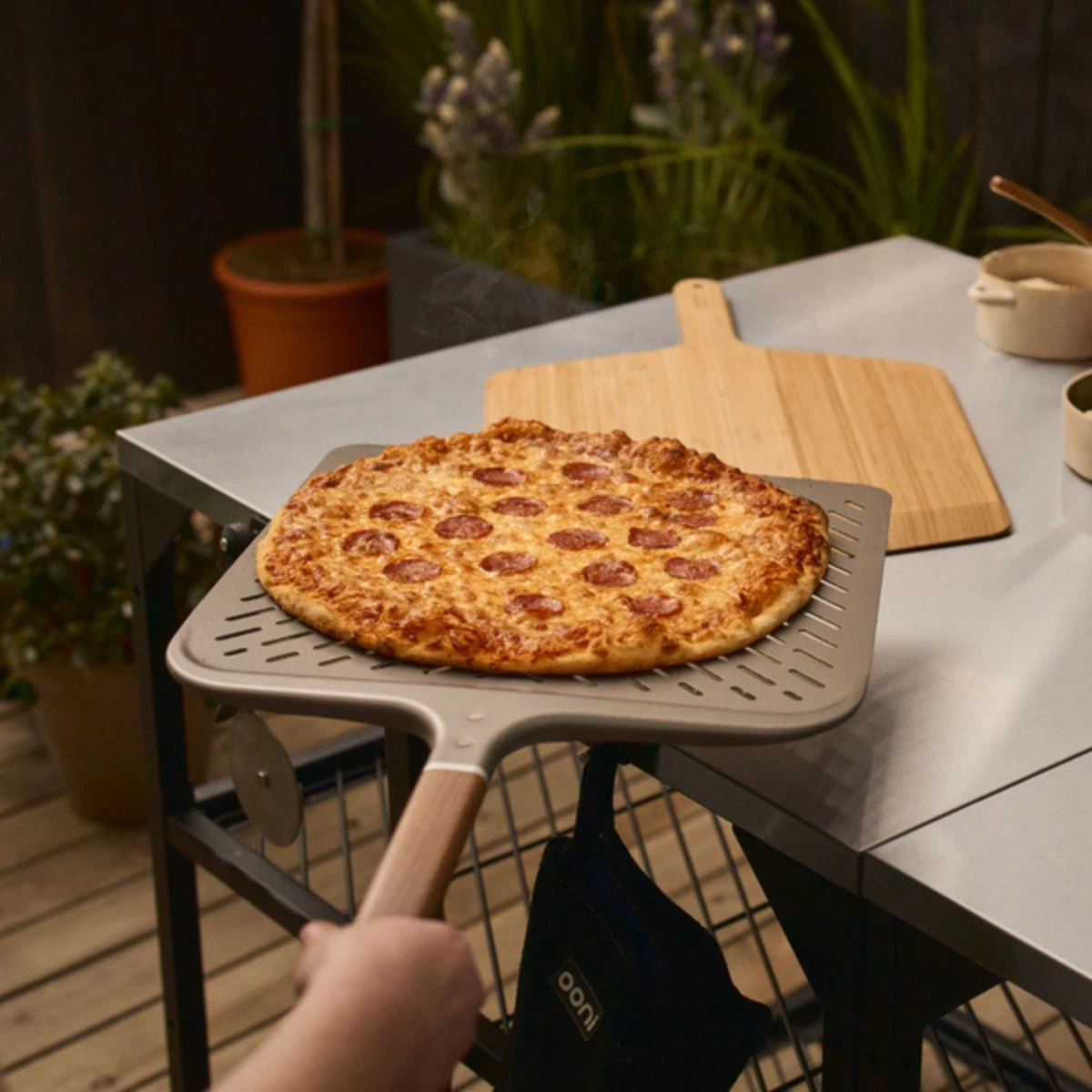 Ooni Signature Pizzaschieber perforiert-14 Zoll