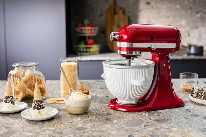 KitchenAid 4,8 L 5KSM175 Artisan Küchenmaschine Tschimmlover mit Tschimmhook Rührelementen-Liebesapfelrot