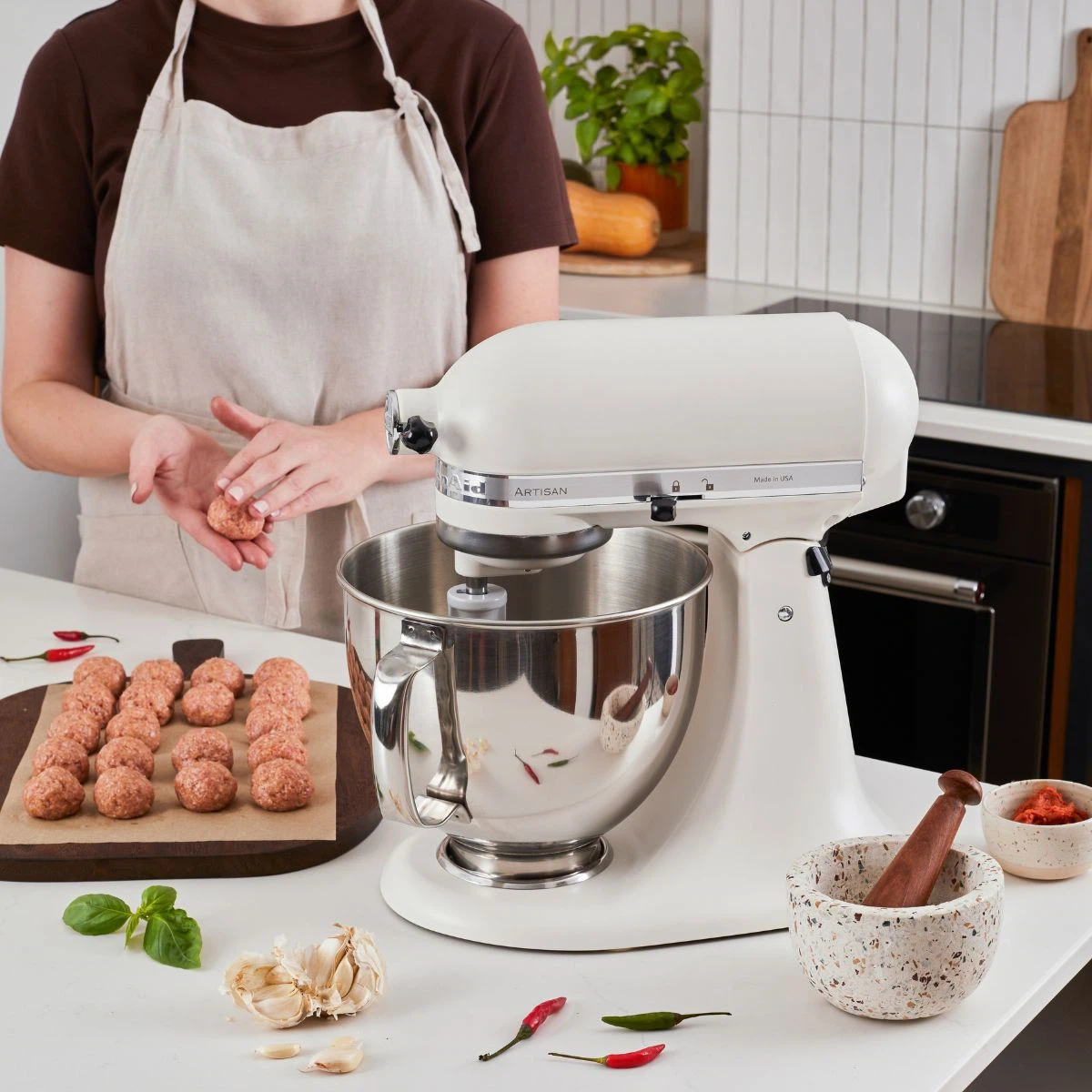 KitchenAid 4,8 L 5KSM175 Artisan Küchenmaschine Meatlover mit Ganzmetall- Fleischwolf und Spritzgebäckvorsatz-Porcelain White