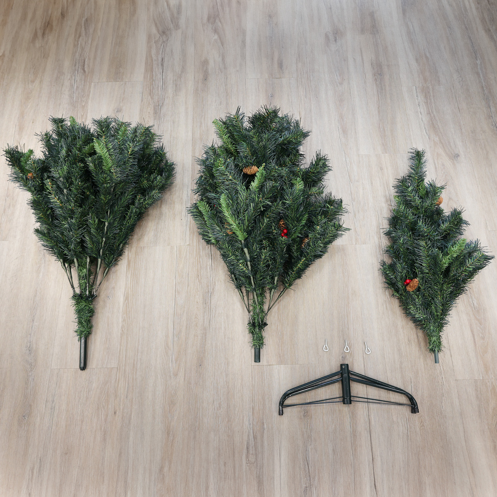 Weihnachtsbaum künstlich Tannenzapfen und Beeren inkl. Ständer 210cm SVITA