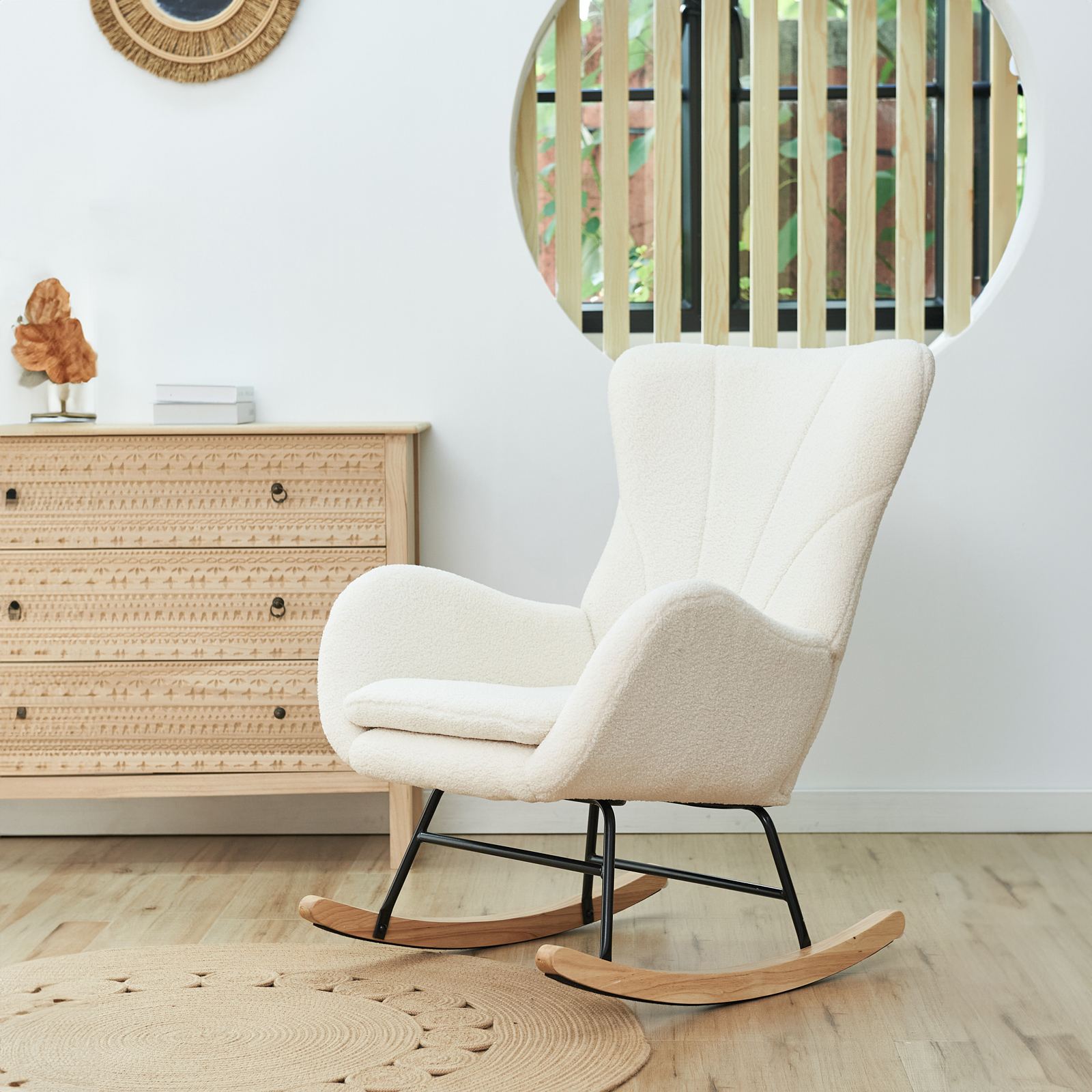 B-Ware KNUT Schaukelstuhl Schwingstuhl Holzkufen mit Armlehnen Teddy-Boucle Weiß