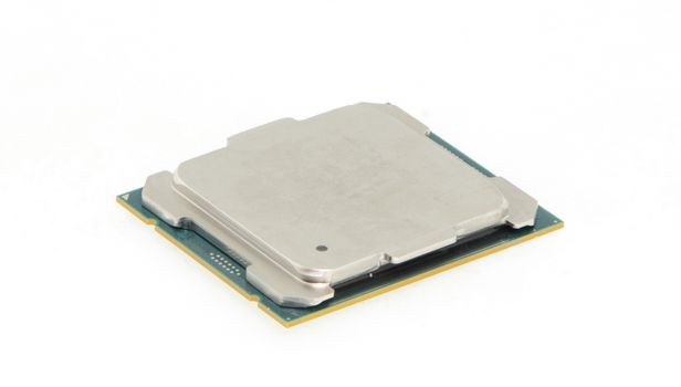 Intel Xeon E5-2695 V4 Prozessorüberprüfung: CPU-Spezifikationen