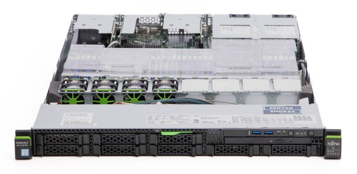 FUJITSU PRIMERGY RX2530 M4 rack server | Servershop24