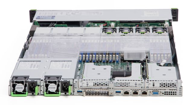 S*e様 S70416306 FUJITSU PRIMERGY RX2530 M NEW Fujitsu Primergy RX2530 M6 2x Scalable CPU 32-DIMM 8x 2.5