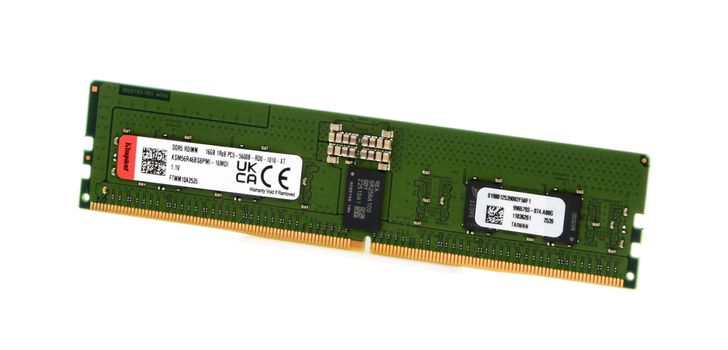 middle size zoom image