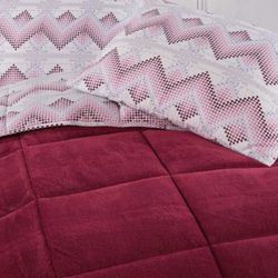 Kirschrot-pillow.jpg Kirschrot-pillow.jpg