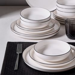 gural-porselen-bilbao-12-parca-4-kisilik-yemek-takimi-siyah-4-kisilik-yemek-takimlari-6512-17-B.jpg gural-porselen-bilbao-12-parca-4-kisilik-yemek-takimi-siyah-4-kisilik-yemek-takimlari-6512-17-B.jpg