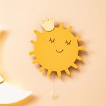 Veilleuse-Murale-LED-Soleil-avec-Couronne-en-Bois-Peint-a-la-Main-2-1.jpg