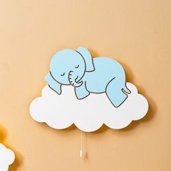 Set-2-Veilleuses-Murales-LED-Elephant-Agneau-sur-Nuages-en-Bois-Peint-a-la-Main-4--2-.jpg Set-2-Veilleuses-Murales-LED-Elephant-Agneau-sur-Nuages-en-Bois-Peint-a-la-Main-4--2-.jpg