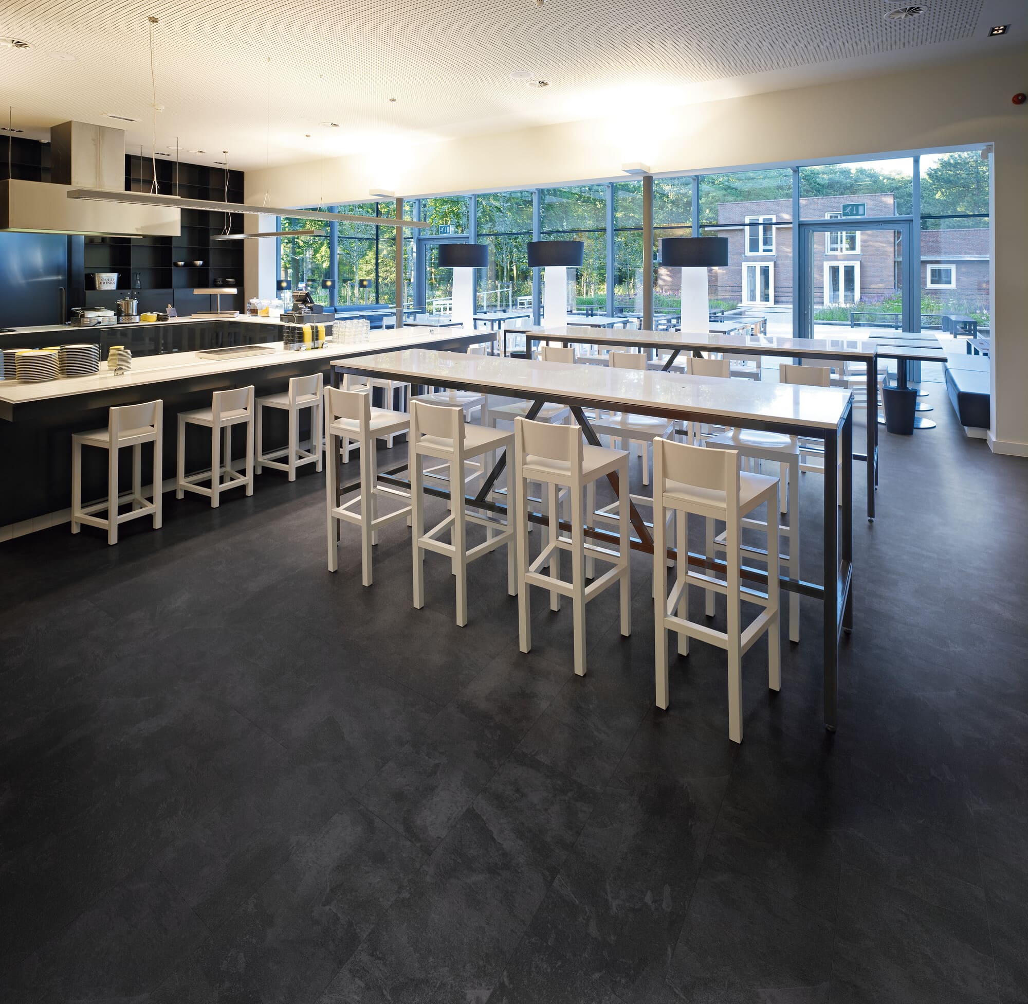 COMMERCIAL Dryback Fliesenoptik