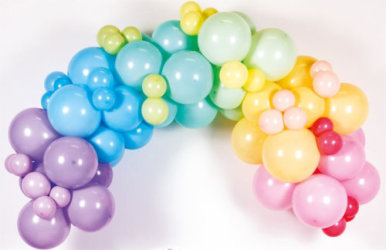 Ballongirlande in Pastell Farben mit bunten Luftballons in Lavendel Mint und Rosa