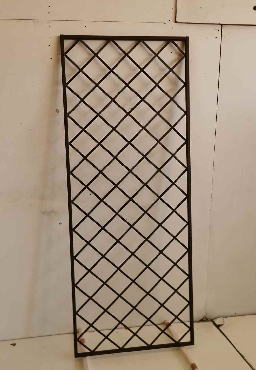 Rankgitter Spalier Rankhilfe Wandgitter Bozen 80 verzinkt braun Rosteffekt  Rankgitter Spalier Rankhilfe Wandgitter Bozen 80 verzinkt braun Rosteffekt