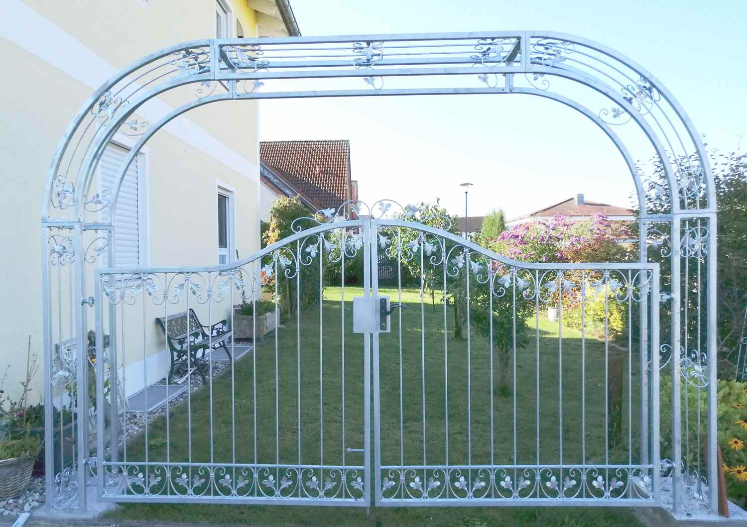 Hoftor Gartentor Rosenbogen mit Tor Monaco-RBGT-RBS 300/250 Schloss Verzinkt