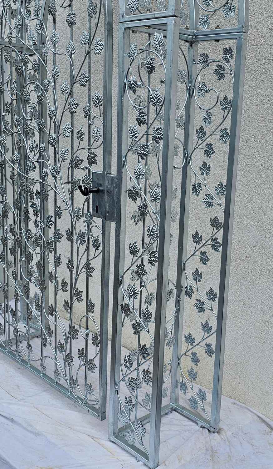 Gartentür Pforte Rosenbogen mit Tür Bachus-RBGT-RBSR 168/211/40 Premium Verzinkt Gartentür Pforte Rosenbogen mit Tür Bachus-RBGT-RBSR 168/211/40 Premium Verzinkt