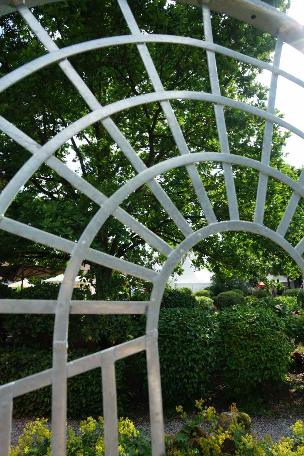 Metall Eisen Spalier Rankgitter Rankhilfe Wandgitter Portofino 100 200 FEUER Verzinkt Metall Eisen Spalier Rankgitter Rankhilfe Wandgitter Portofino 100 200 FEUER Verzinkt