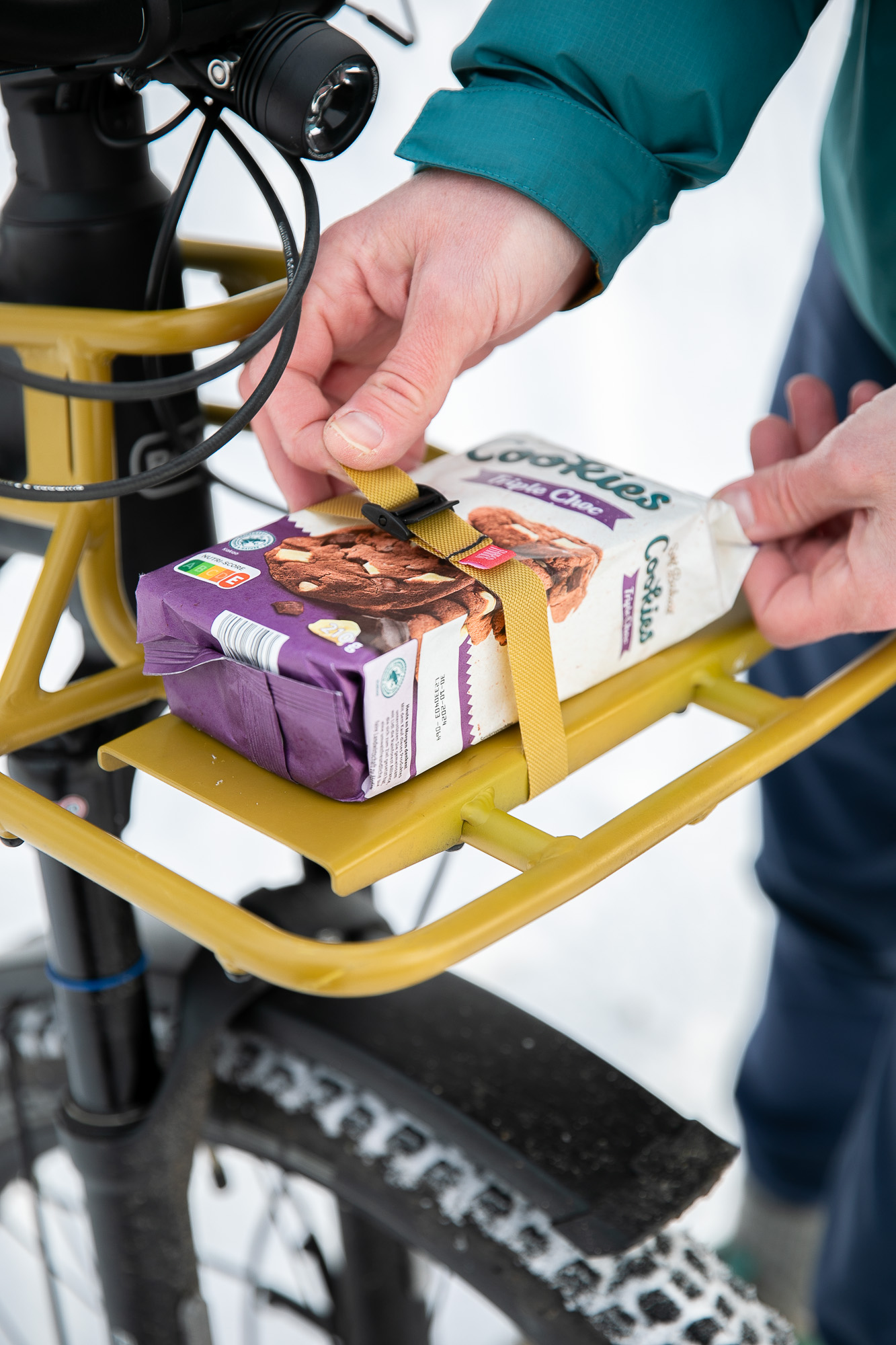 Spanngurt: MINI-STRAP (Cookies auf Gepäckträger gesichert)