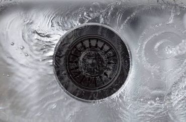 PREVEX Mattschwarzes Korbventil mit Siebkorb und Ablaufgarnitur/Siphon ablaufventil – für Siphons von Küchenspülen mit 1 ½ Zoll Überwurfmutter | aus recyceltem Kunststoff und Edelstahl hergestellt