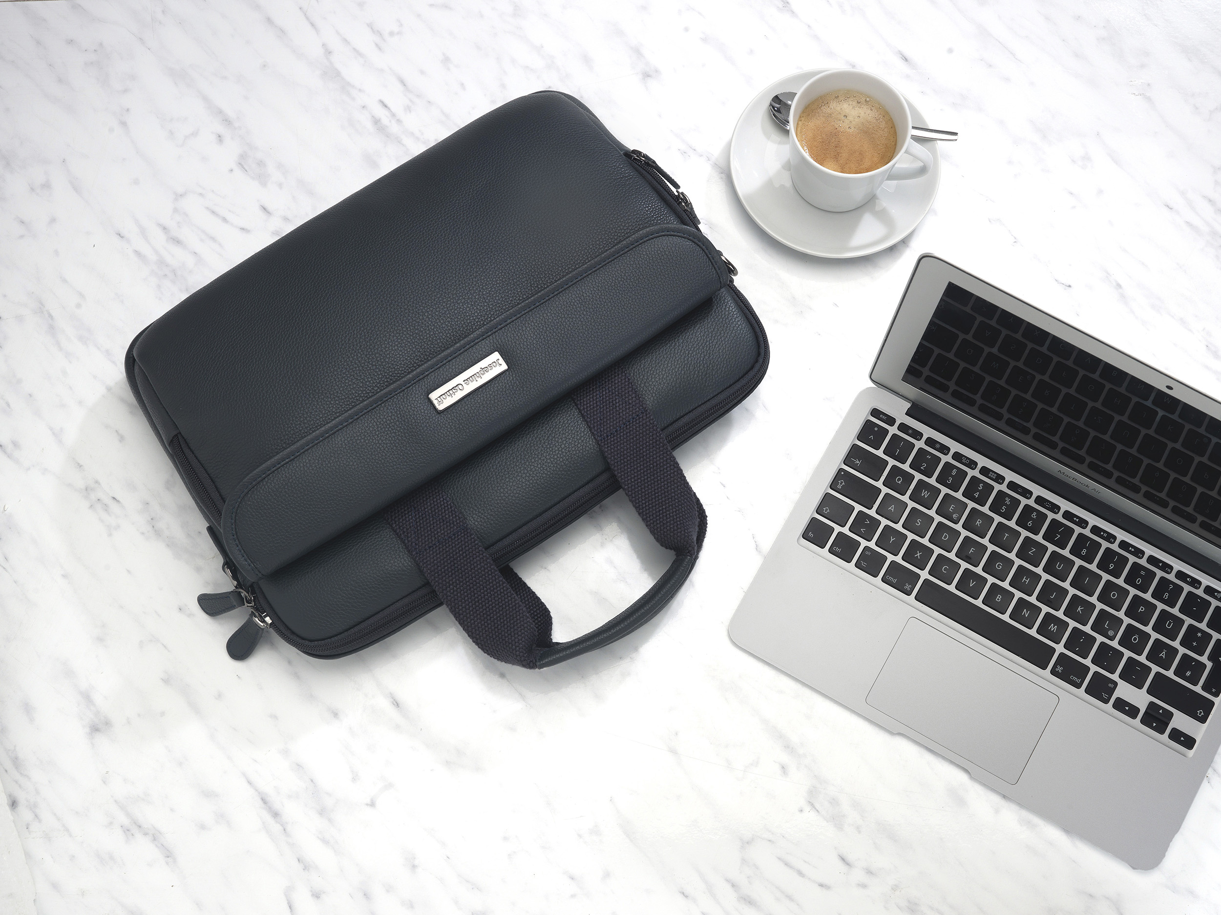 Josephine Osthoff Laptoptasche Notebooktasche, handgemacht aus 100% Echtleder, Umhängetasche für bis zu 14 Zoll, Aktentasche Notebook, Crossbody Schultergurt