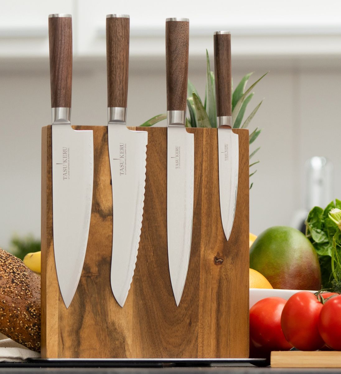 Exklusives 4-teiliges Damast-Messerset mit Walnussholzgriffen – Chefmesser, Tranchiermesser, Brotmesser & Allzweckmesser – Premiumqualität zum Sonderpreis