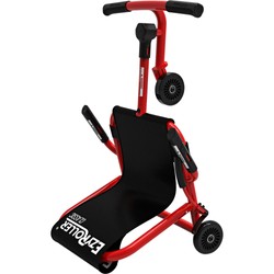 Seitenprofil des roten EzyRoller Classic Drift Trike mit tiefem Schwerpunkt und langem Radstand