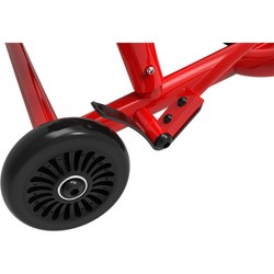 EzyRoller Classic rot Detail des Bremshebels am roten Drift Trike EzyRoller Classic mit griffigem Handzug