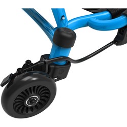 Blauer EzyRoller Drifter X blau Detail Handbremse blauer Drifter X Kinderscooter für sichere Verzögerung