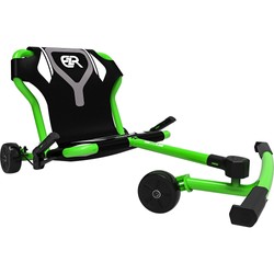 Grüner EzyRoller Pro X Dreiradscooter frontal mit Fokus auf Ganzkörperbewegung