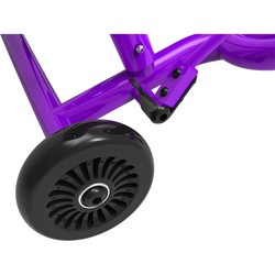 EzyRoller Classic X lila Detail der Handbremse am lila Drift-Fahrzeug mit leichtem Zugriff