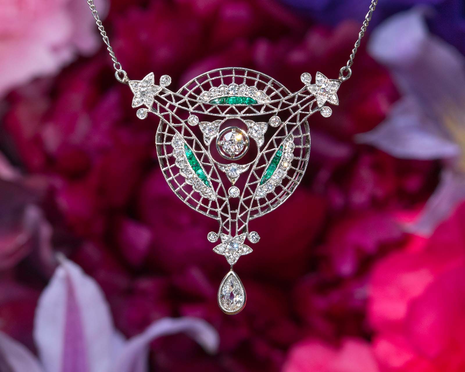 Antiker Schmuck erzählt Geschichten Antiker Schmuck erzählt Geschichten