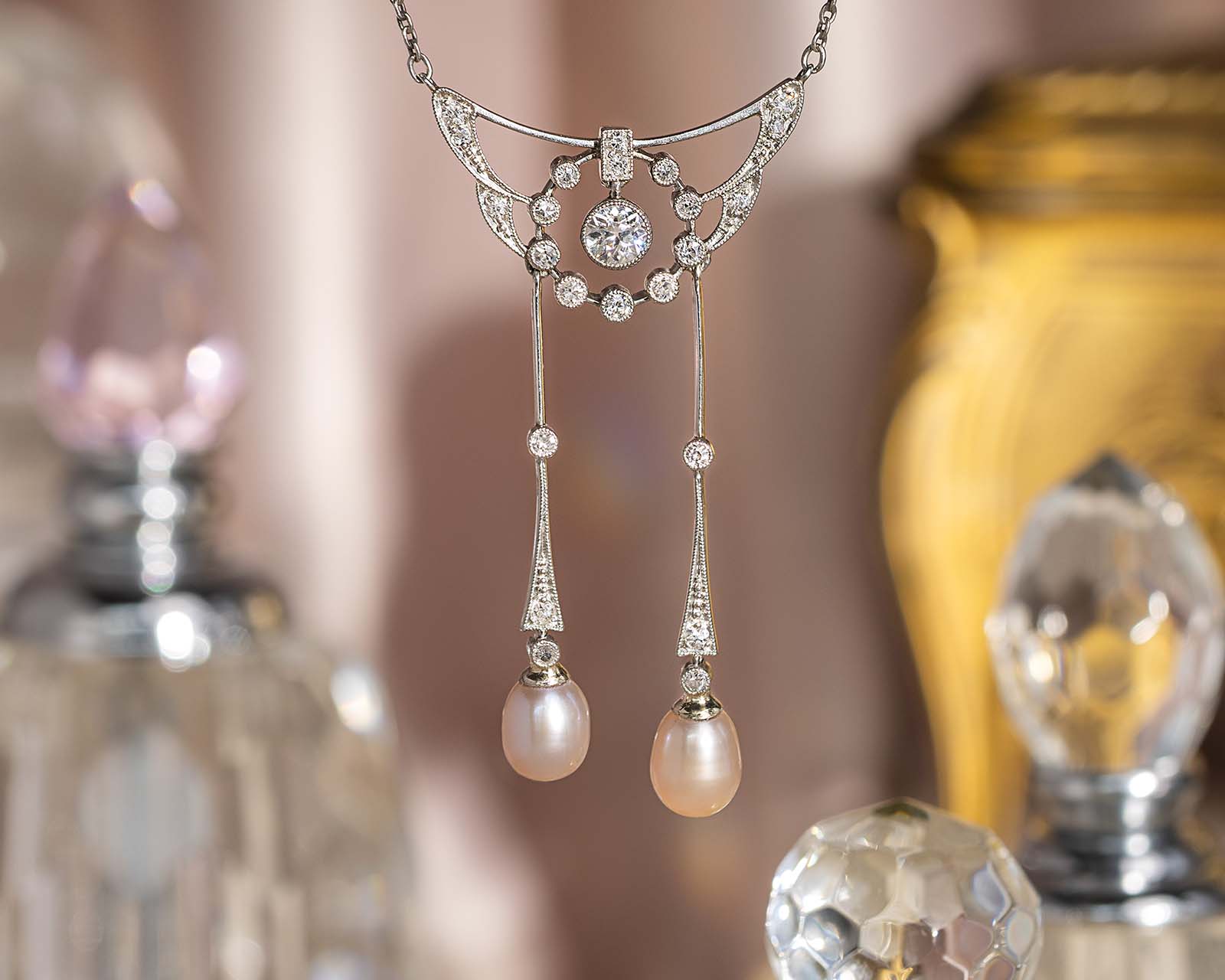 Antiker Schmuck erzählt Geschichten Antiker Schmuck erzählt Geschichten