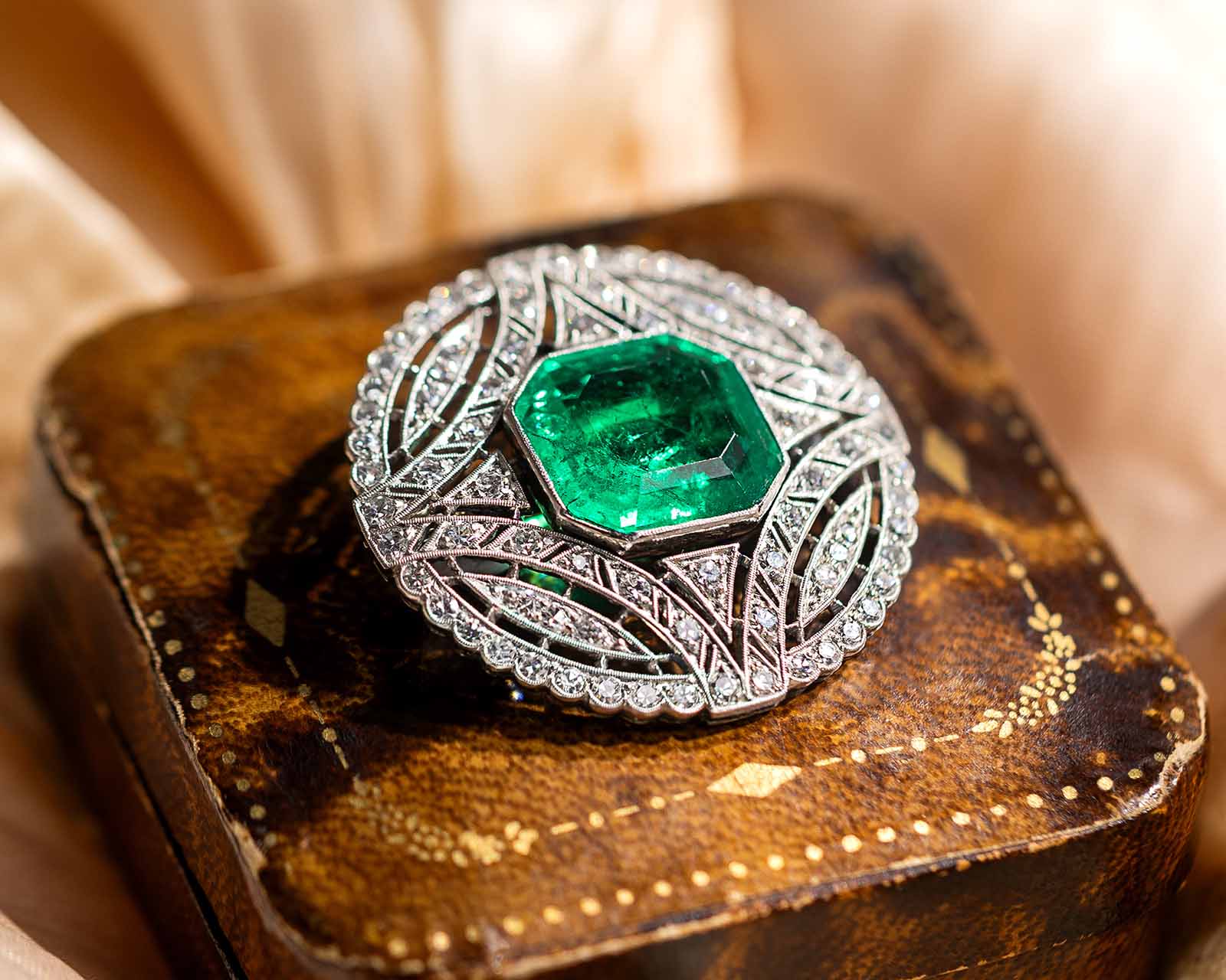 Antiker Schmuck erzählt Geschichten Antiker Schmuck erzählt Geschichten