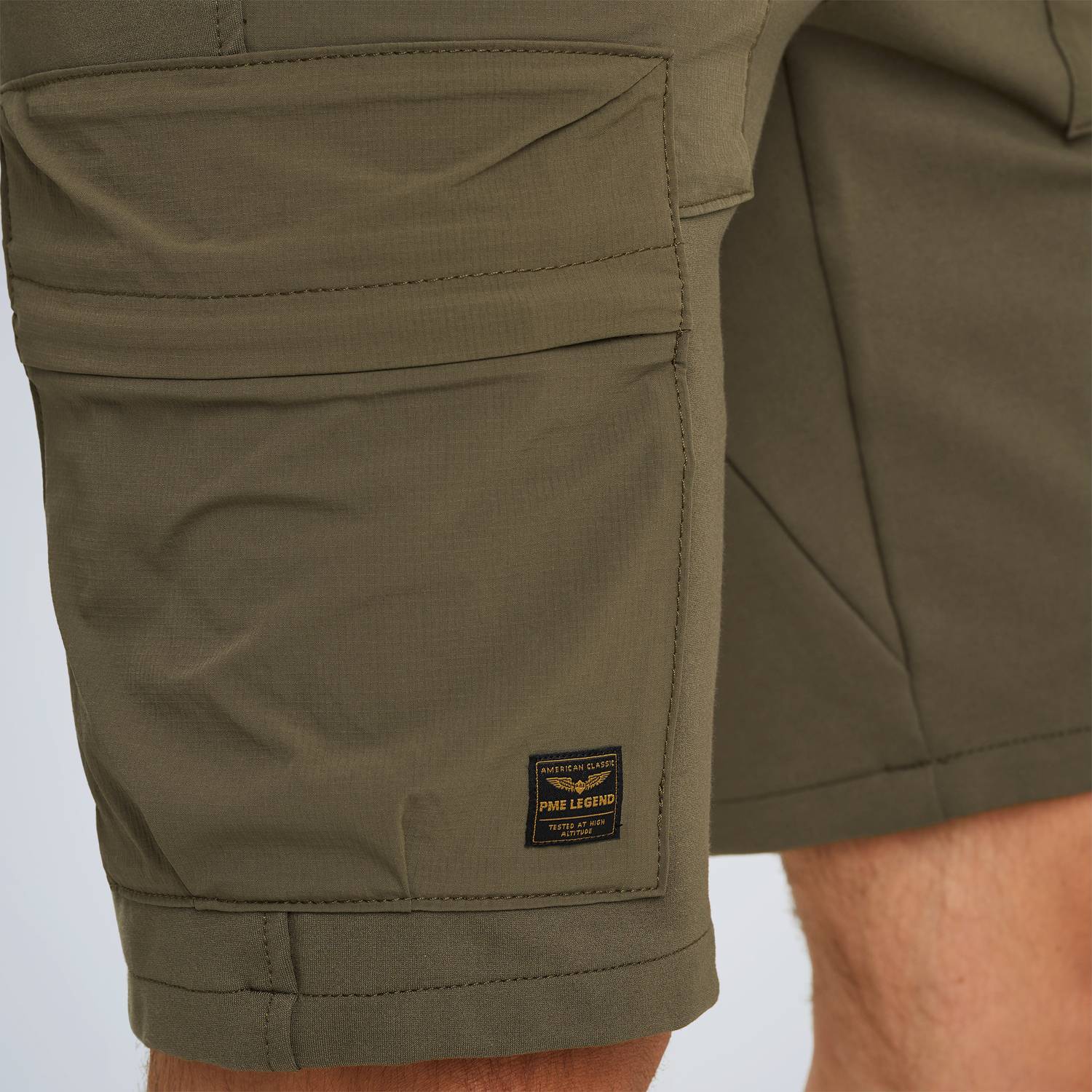 Detailansicht Cargotasche Olivfarbene PME Legend Cargo-Short
