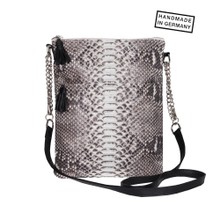 Foto: EMELY Crossover Bag Python Natur, Echte Python in Natur matt macht diese Handtasche von diana germany zu einem Highlight, um das Sie garantiert jeder beneiden wird.