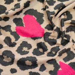 schal-dreiecksschal-leo-herz-ws105-innen3-braun.jpg schal-dreiecksschal-leo-herz-ws105-innen3-braun.jpg