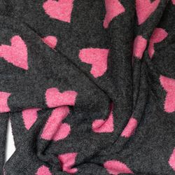 schal-dreiecksschal-herz-ws109-innen3-grau.jpg schal-dreiecksschal-herz-ws109-innen3-grau.jpg