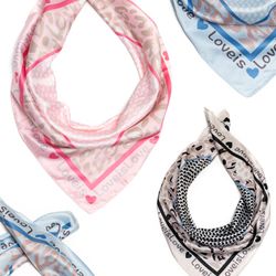 vierecktuch-sommerschal-halstuch-loveislove-leo-herz-vt35-blau-gal1.jpg vierecktuch-sommerschal-halstuch-loveislove-leo-herz-vt35-blau-gal1.jpg