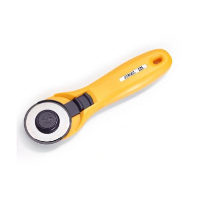 Nůžky a rolovací řezačka