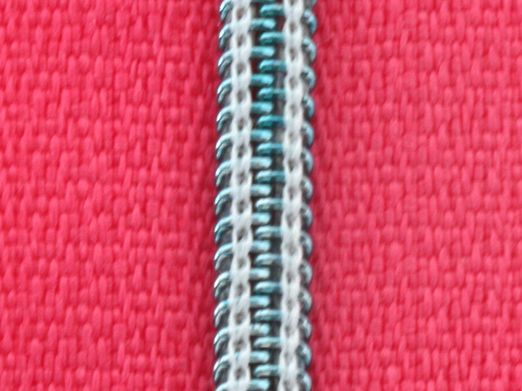 Regenbogen Reißverschluss 4mm Raupe - 1m - Pink B47