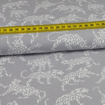 Viskose Weiße Tiger auf Hellgrau