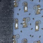 Alpenfleece Eichhörnchen und Eicheln auf Jeansblau Meliert Alpenfleece Eichhörnchen und Eicheln auf Jeansblau Meliert
