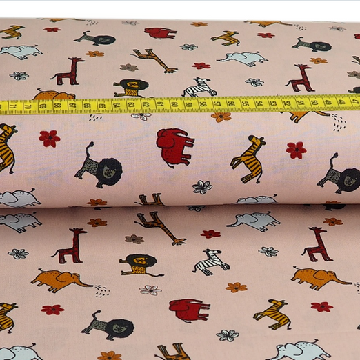 Baumwolle Zootiere & Blüten auf Hellem Altrosa