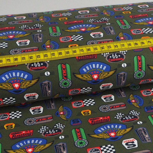 Jersey Racing Labels auf Dunkelgrün