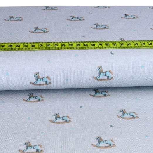 Bambus Jersey Schaukelpferd auf Hellgrau