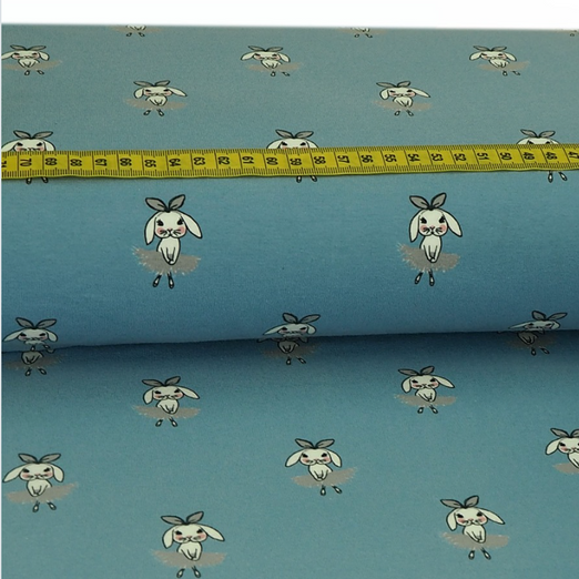 Jersey Häschenballerina auf Hellem Rauchblau Jersey Häschenballerina auf Hellem Rauchblau