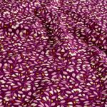 Popelina de viscosa - ramas florales en color berenjena